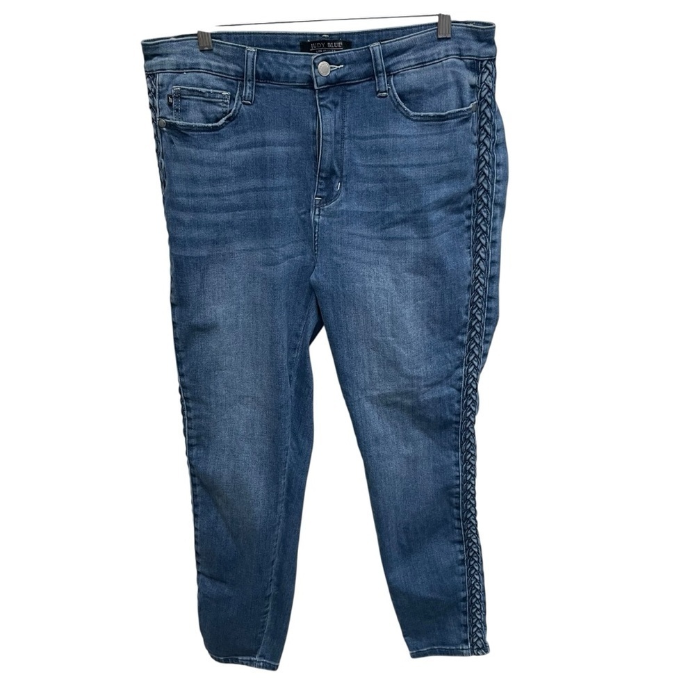 Judy blue relaxed fit jeans braided sides women’s size 15 / 32